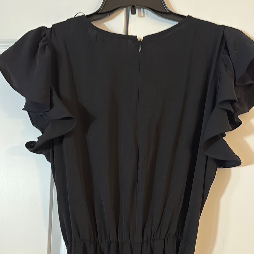 Elegant Black Ruffle Sleeve Romper - Picture 6 of 10